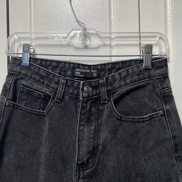 PrettyLittleThing Black High Rise Mom Jeans Size 4 - Picture 3 of 7